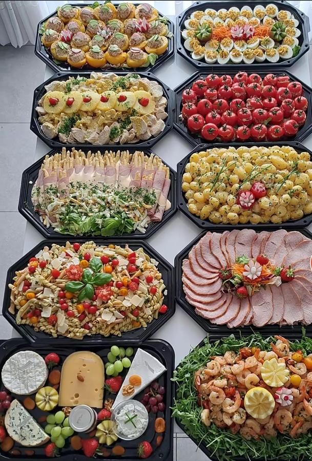 Plateaux de buffet garnis